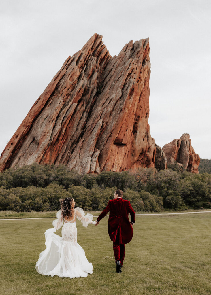 Whimsical wedding photography at Arrowhead Golf Course in Colorado