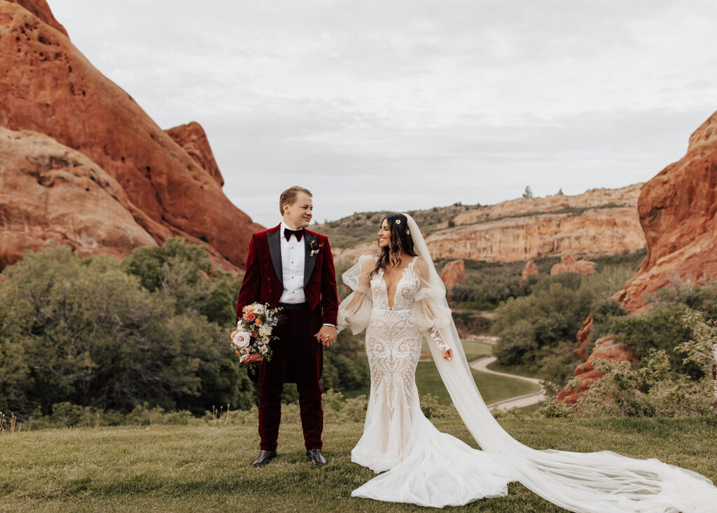 Whimsical wedding photography at Arrowhead Golf Course in Colorado